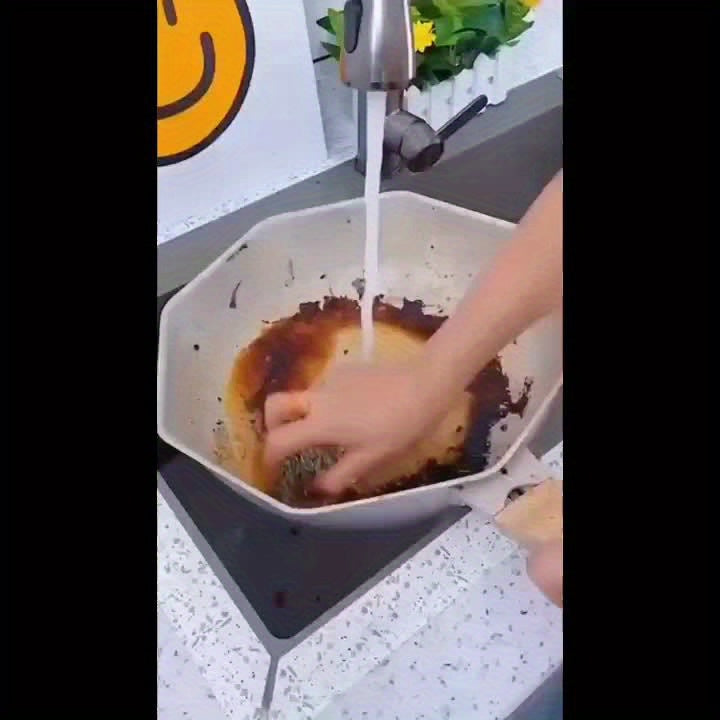 Conjunto de 7 peças de escova de cozinha multifuncional com 6 bolas e dispensador de sabão. Escova de cabo longo não elétrica para panelas, taças e utensílios. Design fácil de usar, recarregável e eficiente.