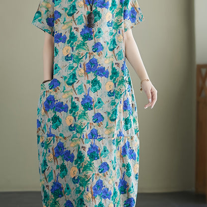 Vestido largo com estampado total e bolso, modelo casual de manga curta e gola redonda. Roupa feminina.