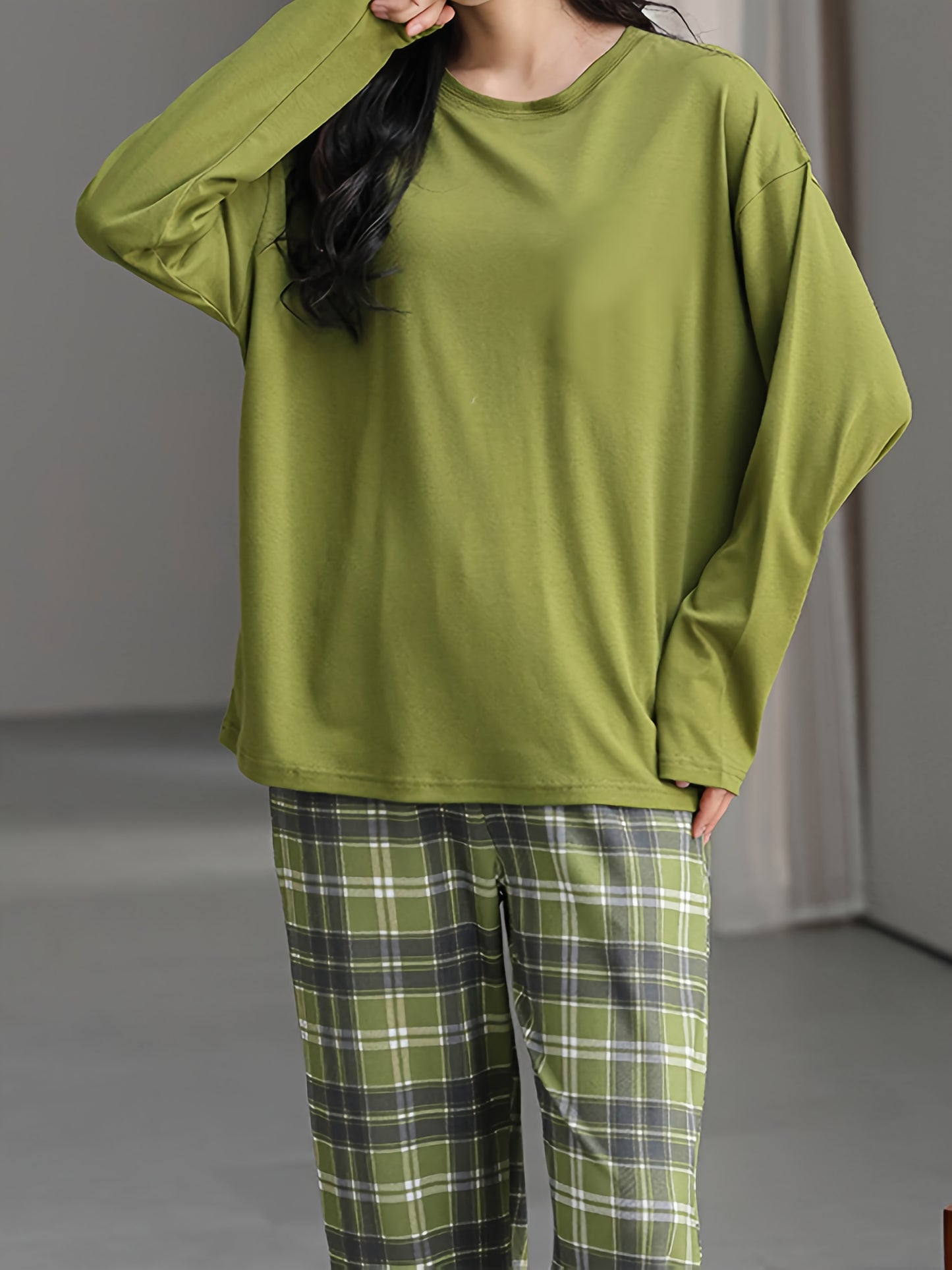 2pcs Women's pajama set, green round neck long-sleeve top with plaid print and elastic waist pants, comfortable casual fit, machine washable, essential home wear for autumn and winter