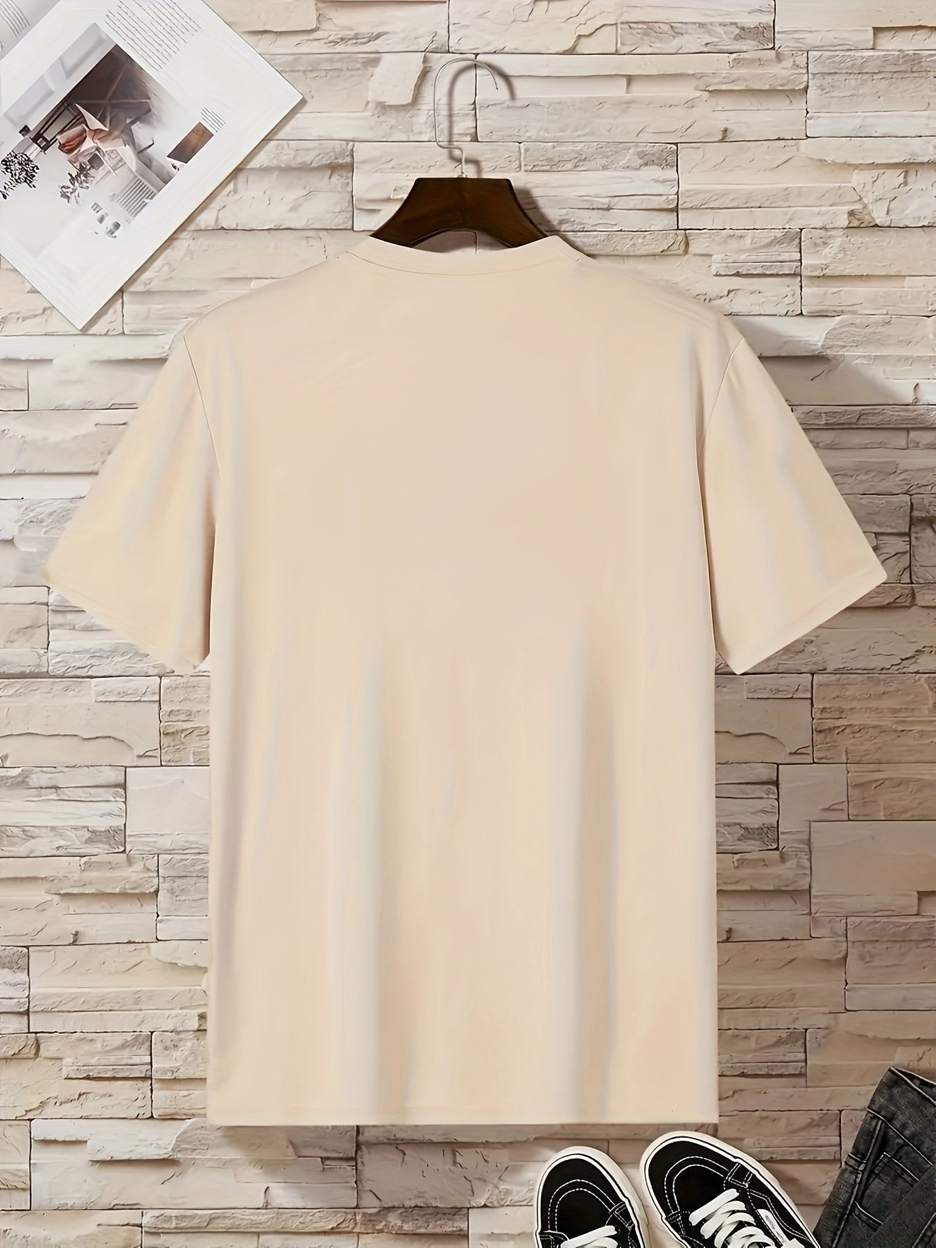 Cartoon Money & Hands Print, Men's Graphic Design Crew Neck Niche T-shirt, Casual Comfy Tees Tshirts For Summer, Men's Clothing Tops For Daily Vacation Resorts