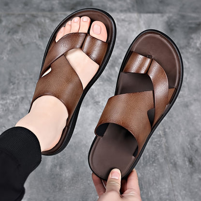 Sandálias de Verão para homem - Topo em microfibra sintética respirável, modelo slip-on com bico redondo, palmilha e sola sintéticas, estilo moderno para férias, uso diário e outdoor.