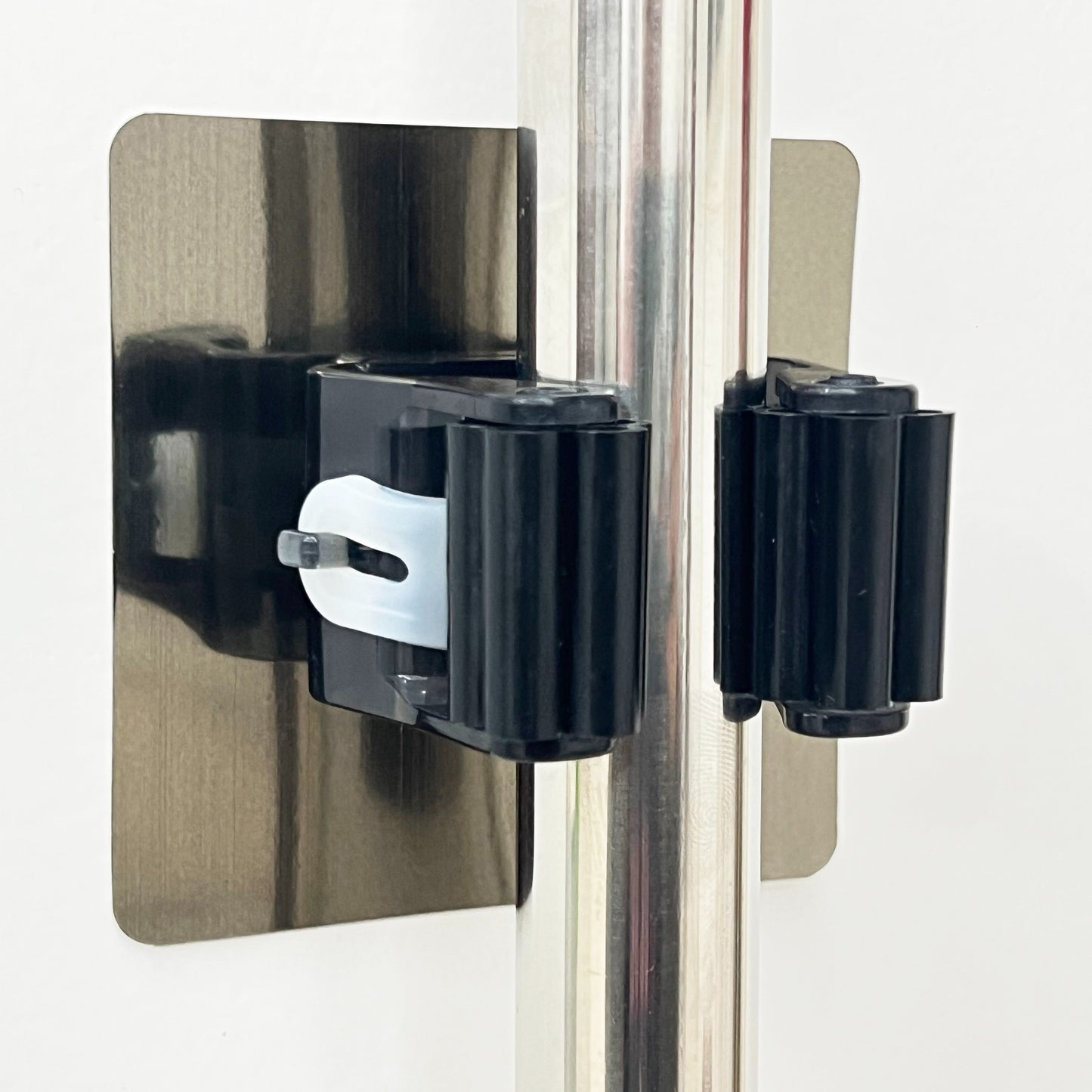 4pcs, Strong Mop Hook, Mop Clip, Punch-free Wall Mounted Mop And Broom Storage Clip, Adhesive Mop Storage Holder, Mop Hanging Rack, Multifunctional Tools Storage Clip For Bathroom Kitchen Garden, Strong Sticky, Cleaning Acces