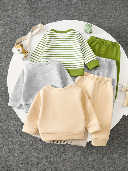A Set of Three Fleece Hoodies for Baby Boys, Packaged in Six Pieces, Featuring a Cute Bear Patch. Perfect for Outdoor Wear During The Autumn And Winter Seasons, Making It a Great Gift for Children.